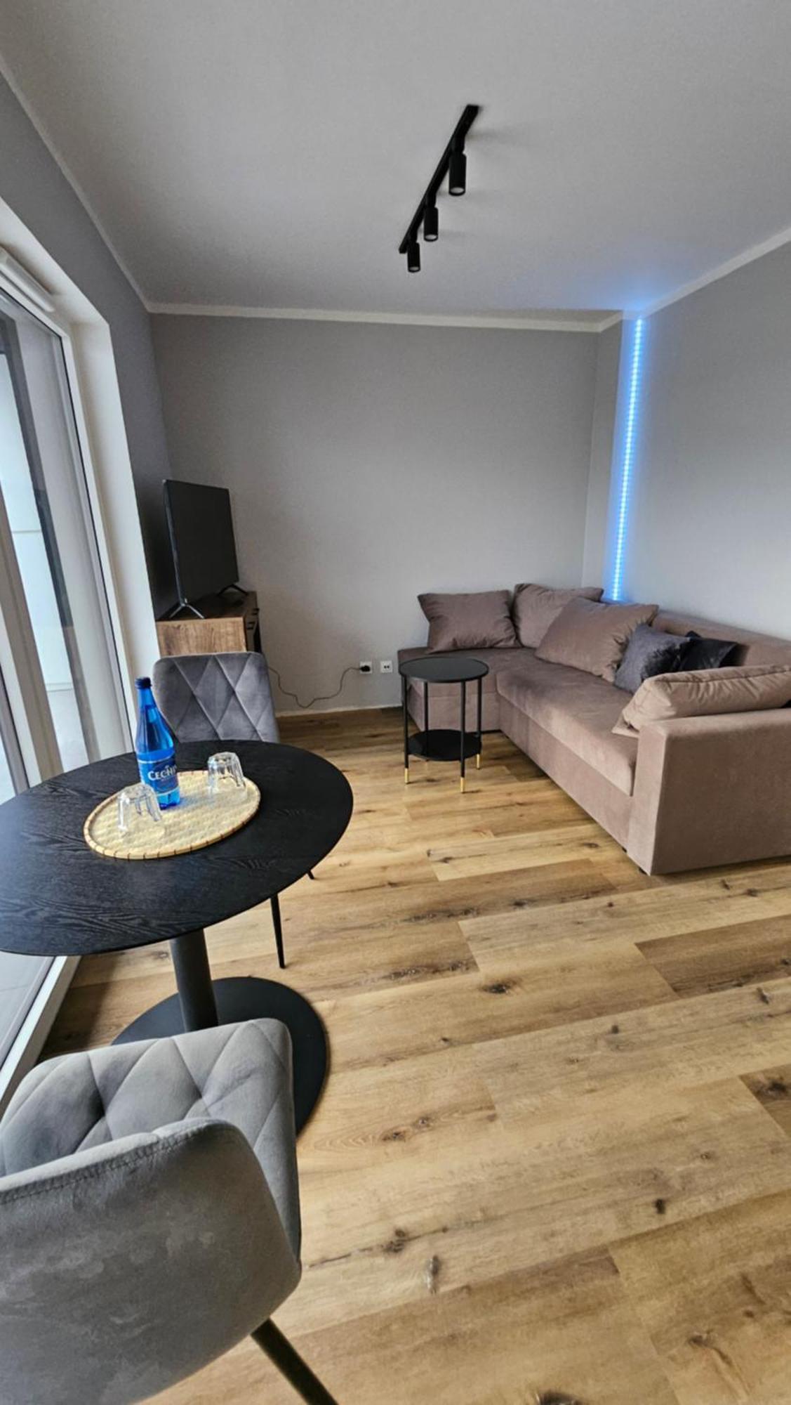 Apartament Bulgarska 59 - Sypialnia I Salon - 40M2 - Self Check In 24H Poznan Ngoại thất bức ảnh